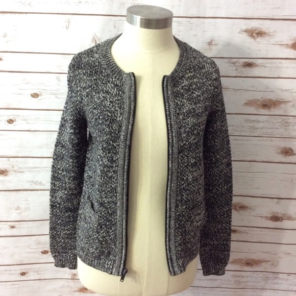 Old Navy Sweaters - Old Navy GUC zip front cardigan sweater XS